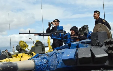 Azərbaycan tankçıları döyüş maşınlarının texniki vəziyyətini yoxlayıb