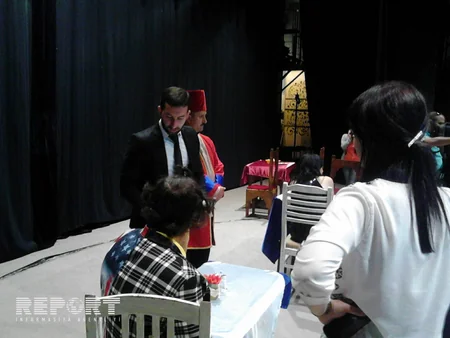 Dərbənd teatrı Bakıda Ac hərifləri nümayiş etdirib