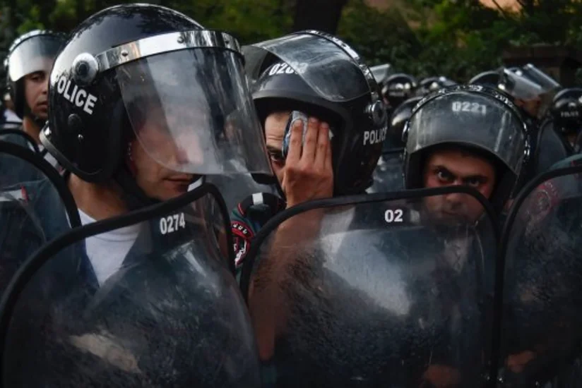 Yerevanda polis etiraz aksiyasını güc tətbiq edərək dağıdıb: 48 nəfər saxlanılıb