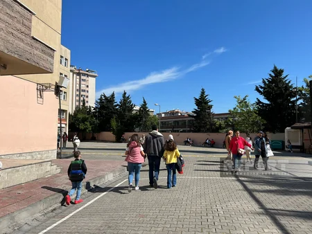 Türkiyədə seçki məntəqələrində izdiham müşahidə olunur - REPORTAJ