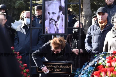 Tanınmış ictimai xadim Ramiz Abutalıbov dəfn olunub