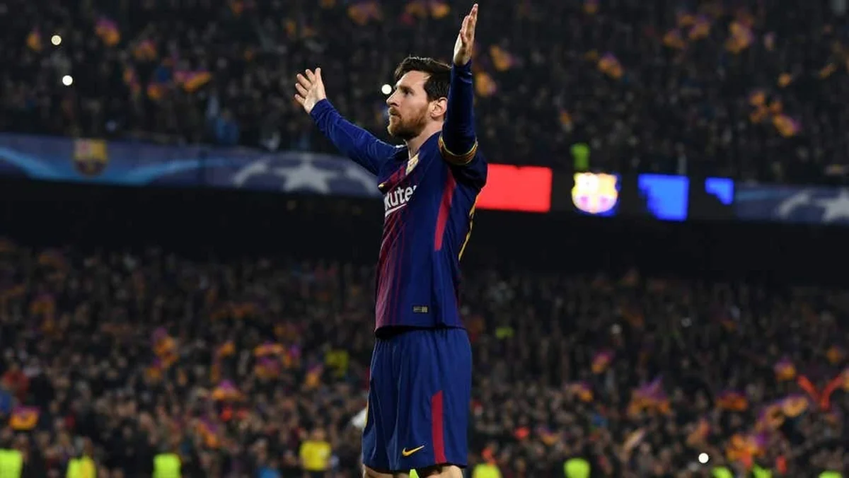 Messi 15 yaşı tamamlanan futbolçu pərəstişkarına hədiyyə göndərib - VİDEO