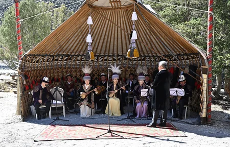 İlham Əliyev və Sadır Japarov “Ala-Arça” Dövlət Təbiət Parkında mədəni proqramda iştirak edib - YENİLƏNİB