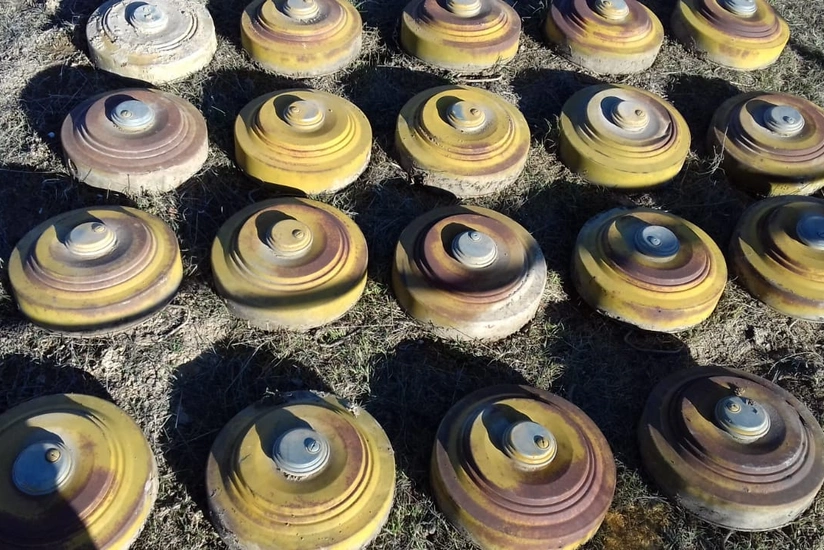 В прифронтовой зоне обнаружены сотни неразорвавшихся боеприпасов