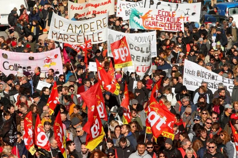 Во Франции возникли беспорядки на манифестации против пенсионной реформы