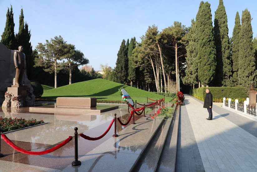 Dövlət Xidməti Heydər Əliyevin xatirəsini yad edib