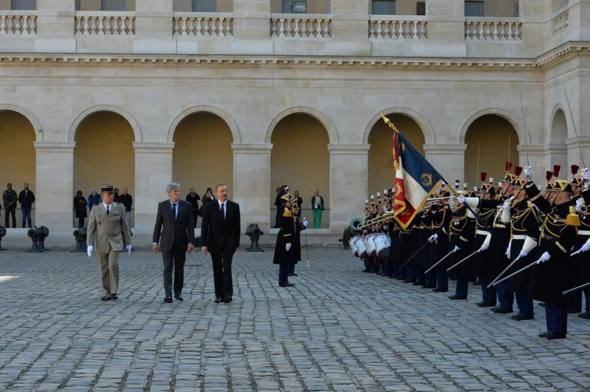 Official welcome ceremony was held for President Ilham Aliyev in Paris