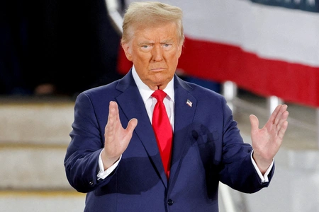 Trump says falling oil prices will pressure Russia