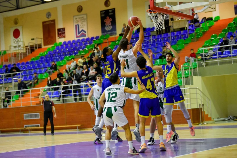 Sərhədçi klubu geridönüş edərək qələbə qazanıb  
