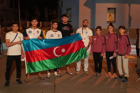 MOK rəsmisi EYOF-da fərqlənmiş Azərbaycan idmançılarını mükafatlandırıb