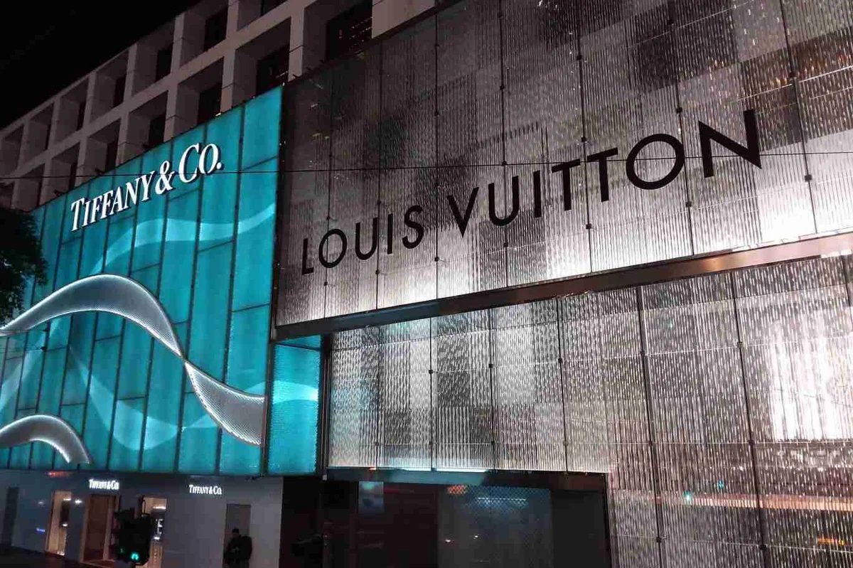 Louis Vuitton подал в суд на Tiffany по делу о слиянии
