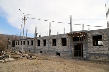 Defense minister views construction work in Azerbaijan's liberated territories
