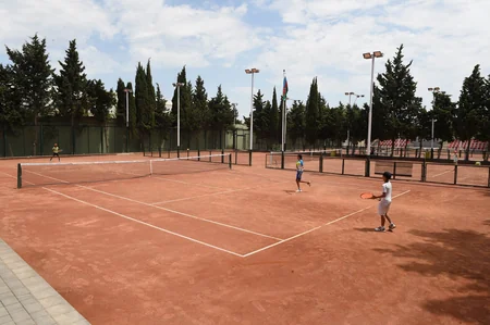 Bakıda yeni tennis kortunun açılışı olub