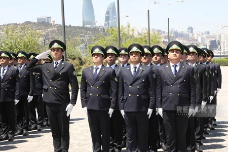 Azərbaycanda xidmətə yeni qəbul olunmuş gömrükçülər and içib