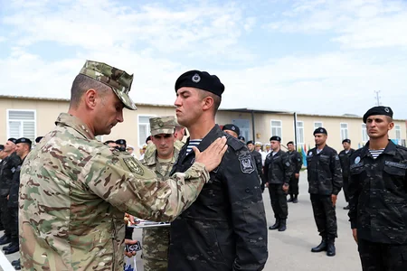 Azerbaijan defence minister attends next graduation ceremony of Marines Commando Basic Courses 