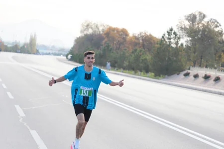 Naxçıvanda Zəfər Gününə həsr olunan kros qaçışı keçirilib