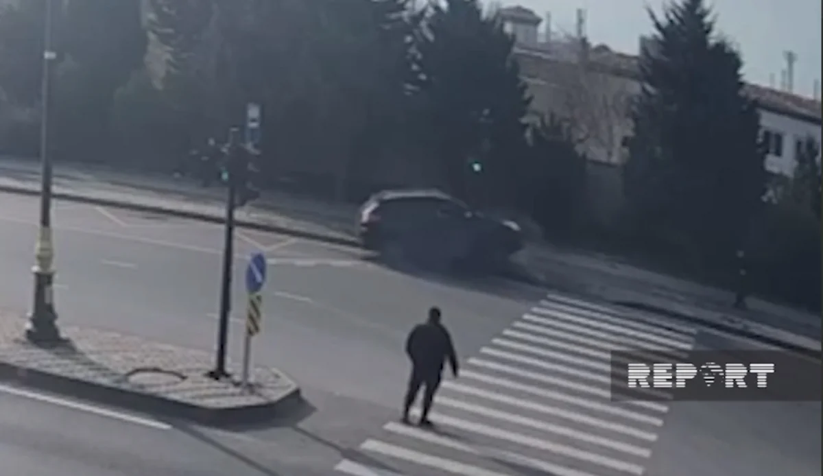 Bakıda yol qəzası olub, svetofor yararsız vəziyyətə düşüb