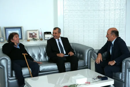 Musa Yaquba “Xalq şairi” fəxri adı təqdim olunub