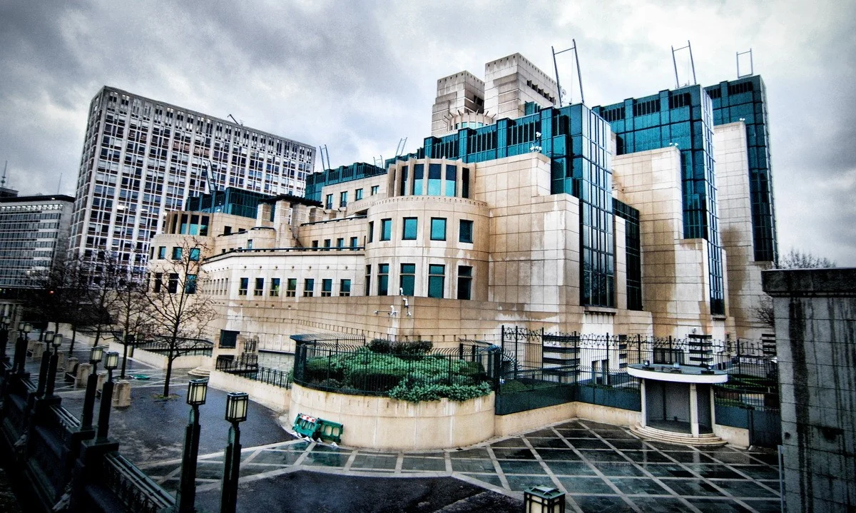 Глава MI6 намерен призвать Россию перестать недооценивать Британию