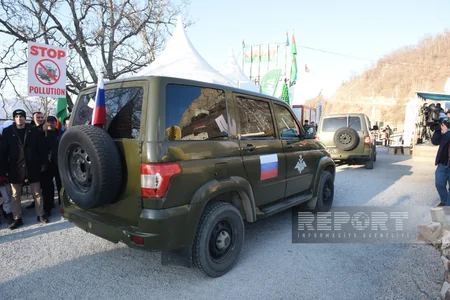 Another 3 vehicles of Russian peacekeepers pass through Khankandi-Lachin road freely - UPDATED