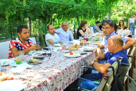 Şəkinin gələcək simasına çevrilə biləcək bağdan - REPORTAJ