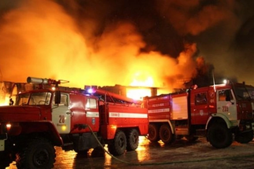 Tbilisinin böyük əşya bazarında yanğın baş verib