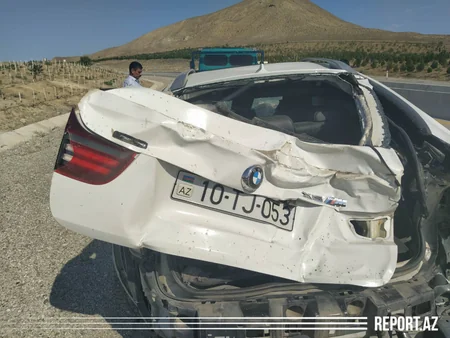 Qobustanda avtomobil aşıb