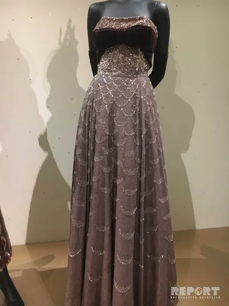 Parisdə məşhur modelyer Kristian Diorun yaradıcılığının 70 illiyi qeyd olunub - FOTOREPORTAJ