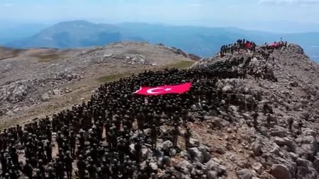 Türkiyə və Azərbaycan komandoları Davraz dağının zirvəsini fəth ediblər
