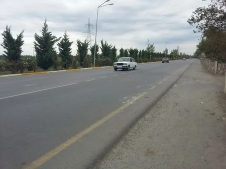 ​Bərdədə yol kənarında piyadanı maşın vurub