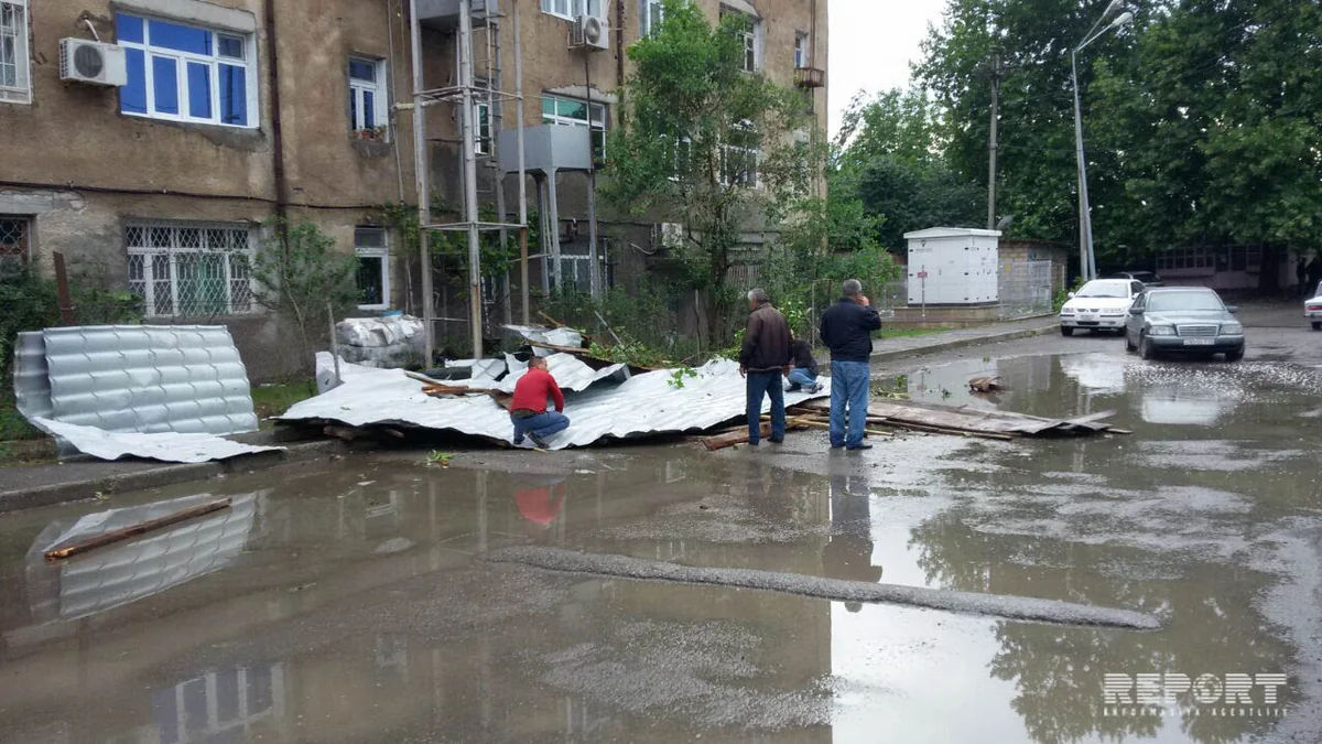 Güclü külək və leysan yağışlar bir sıra rayonlarda fəsadlar törədib - FOTO - YENİLƏNİB