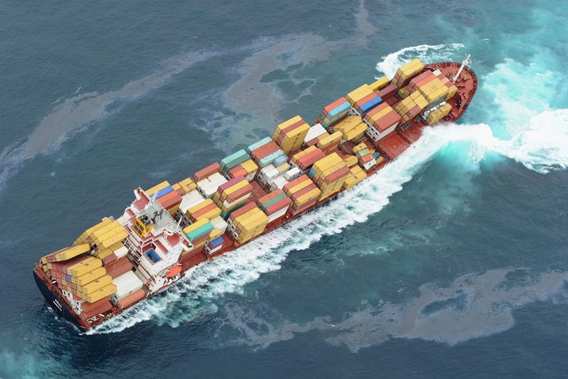 Giant container ship runs aground in Suez Canal