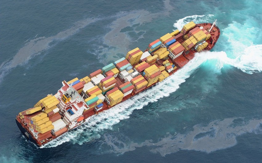 Giant container ship runs aground in Suez Canal
