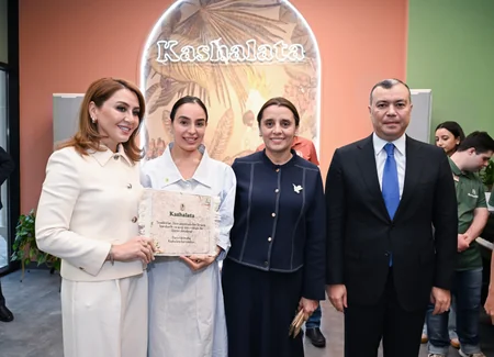 Leyla Əliyeva Bakıda ilk inklüziv iaşə obyektini ziyarət edib