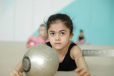 Bölgə gimnastlarının Milli Gimnastika Arenasında məşqləri davam edir