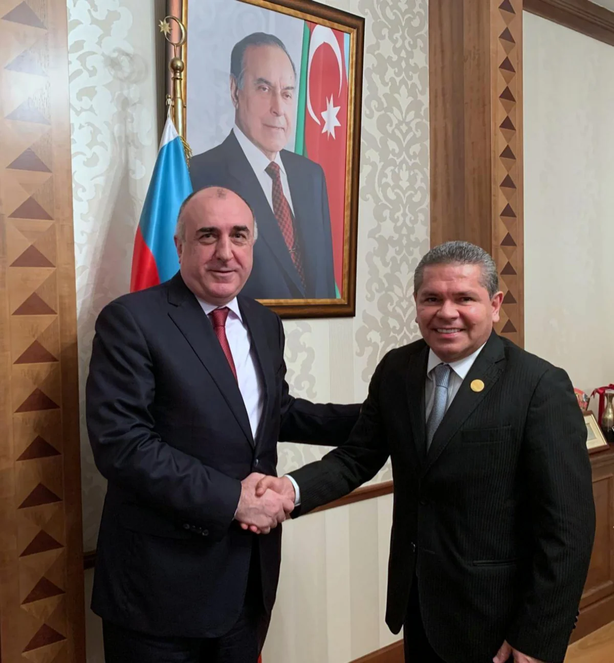 Elmar Mammadyarov meets head of Colombian Senate Commission