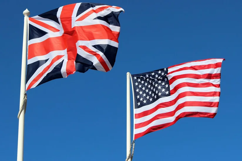 Pentaqonun rəhbəri britaniyalı həmkarı ilə Rusiya və Çini müzakirə edib