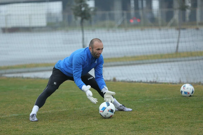 Tovuzlu futbolçu: Bir əmrlə ermənilərin kökünü kəsərik