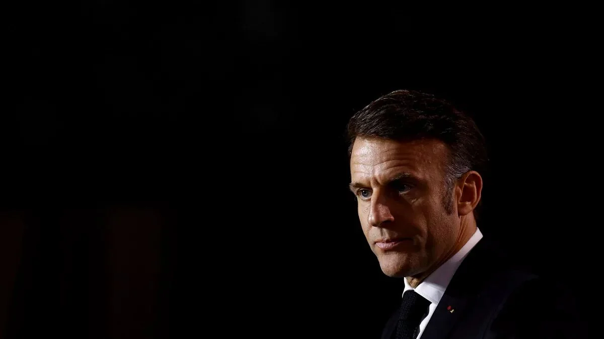 Makron istefa vermək niyyətində deyil