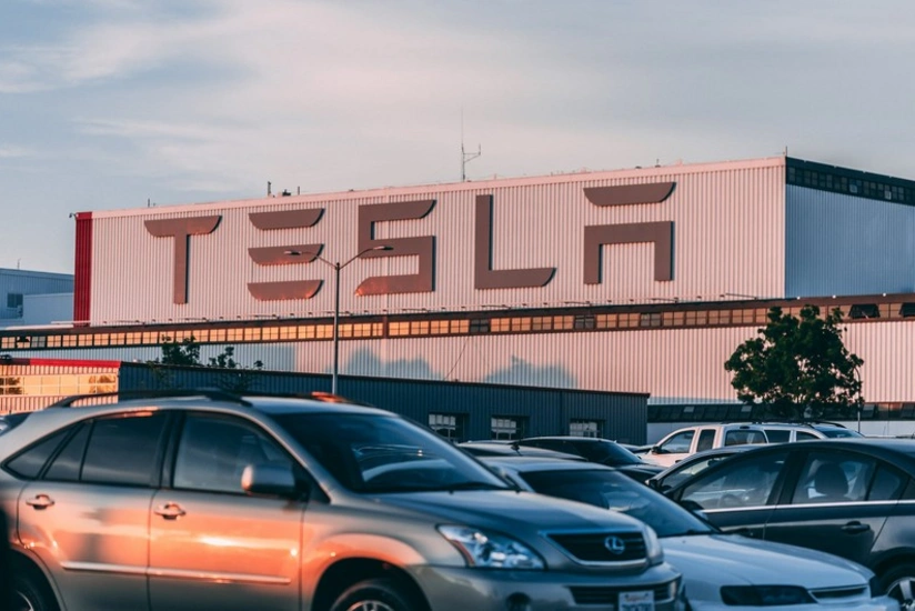 “Tesla” rekord məbləğdə xalis mənfəət əldə edib