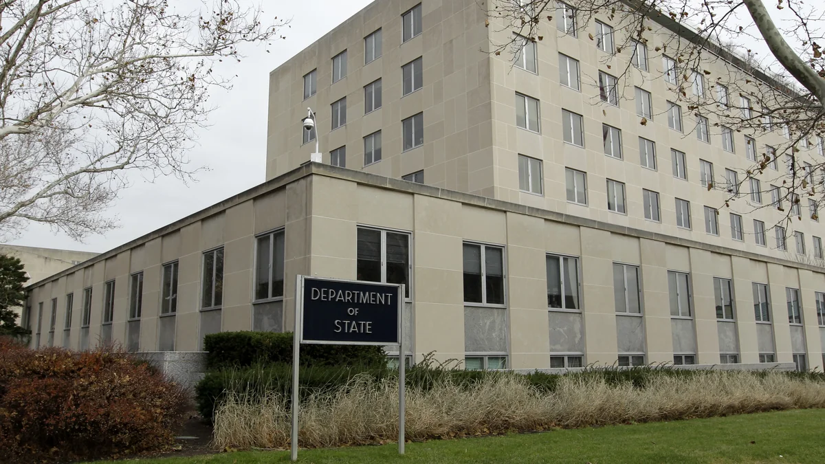 Госдепартамент США: Нас никто не отговорит от помощи Украине