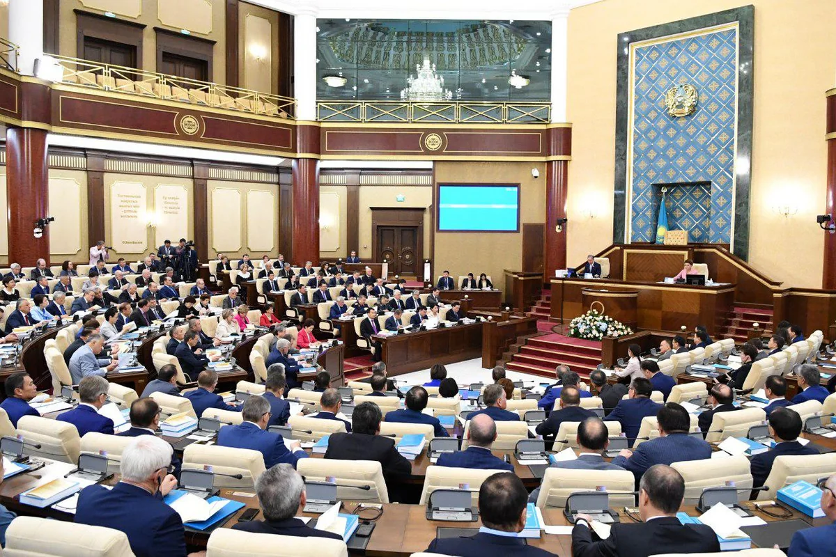 Парламент Казахстана одобрил законопроект о переименовании столицы