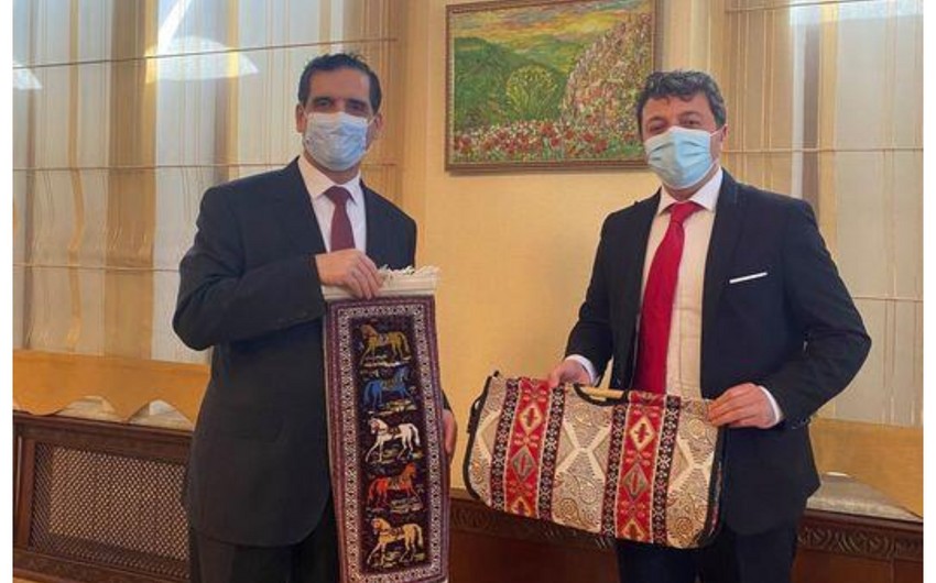 Qarabağın azərbaycanlı icmasının sədri Türkiyənin səfiri ilə görüşüb