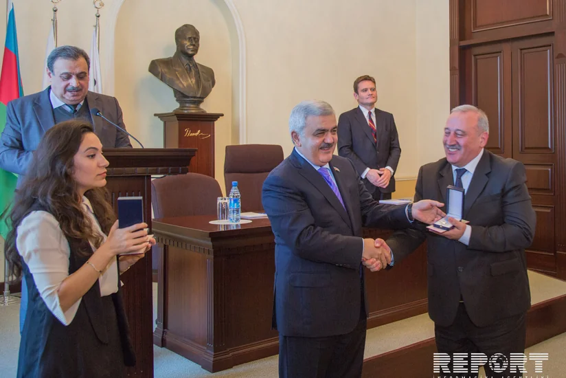 SOCAR-da neftçilərə orden və medallar təqdim olunub