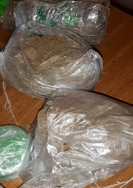 Azərbaycana qanunsuz narkotik vasitə keçirməyə cəhd edən şəxs saxlanılıb