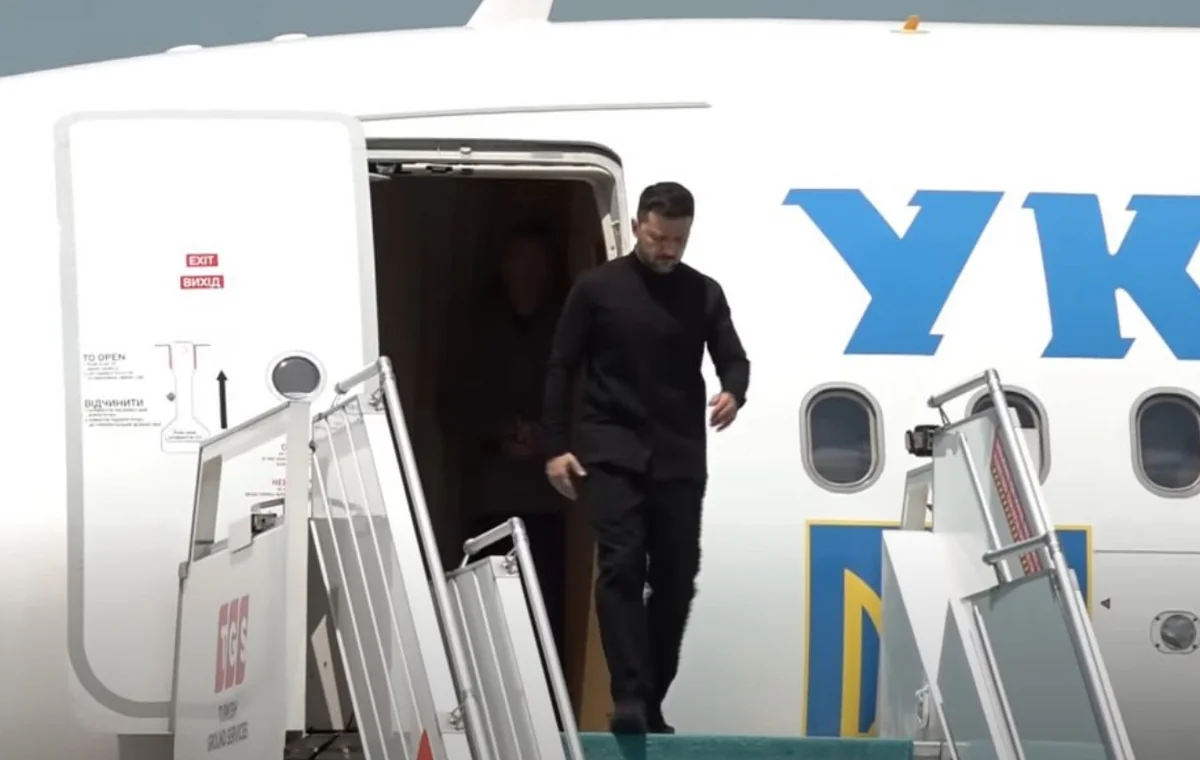 Zelenskinin təyyarəsi Ankarada eniş edib