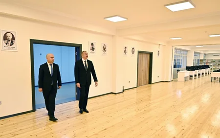 Azərbaycan Prezidenti Binəqədidə yeni inşa olunan məktəbin açılışında iştirak edib