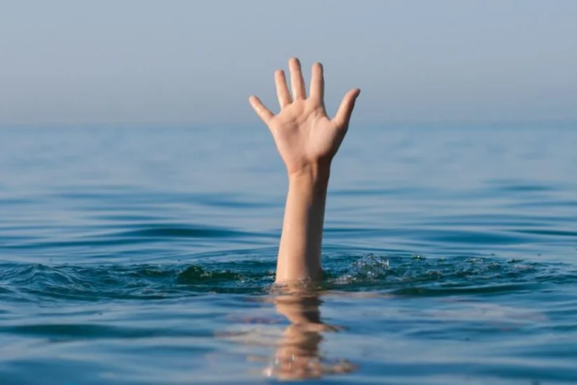 Dənizdə batma təhlükəsi ilə üzləşən 2 nəfər xilas olunub