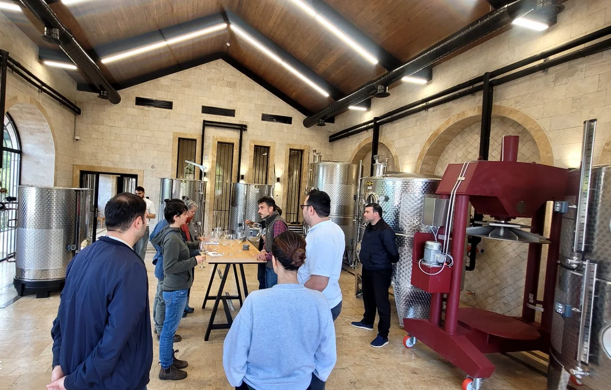 Italian experts explore Azerbaijani wine production methods