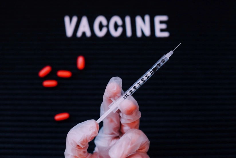 ÜST: Hazırkı dövrədək aparılan vaksinləmədə ciddi yan təsirlər aşkarlanmayıb